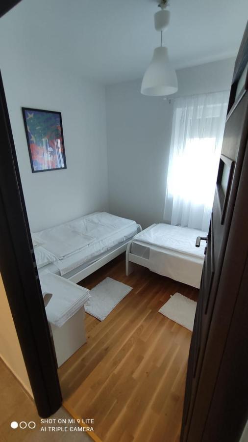 Apartmani Gavran Pirovac Exterior photo