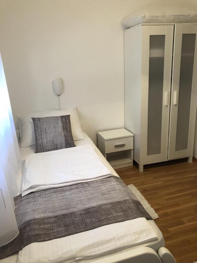 Apartmani Gavran Pirovac Exterior photo