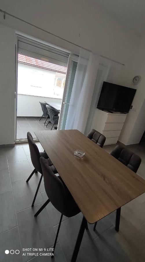 Apartmani Gavran Pirovac Exterior photo